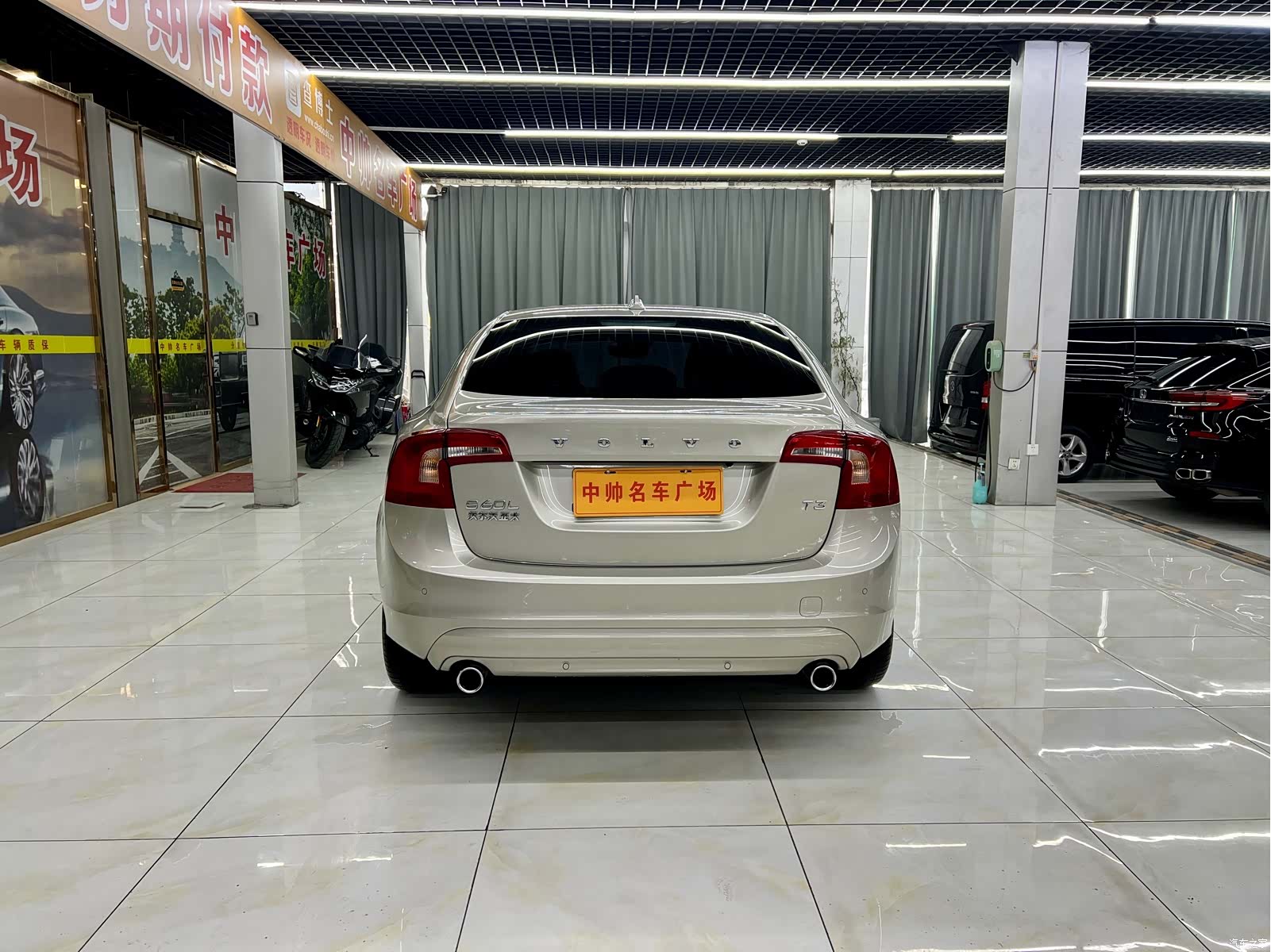 Volvo S60, 2019 все фото