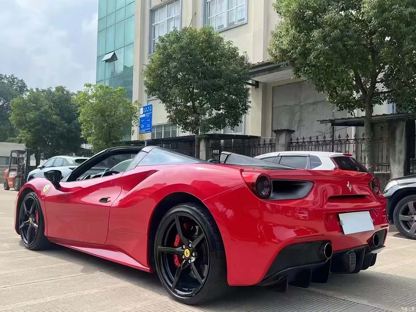 Ferrari 488, 2017 9