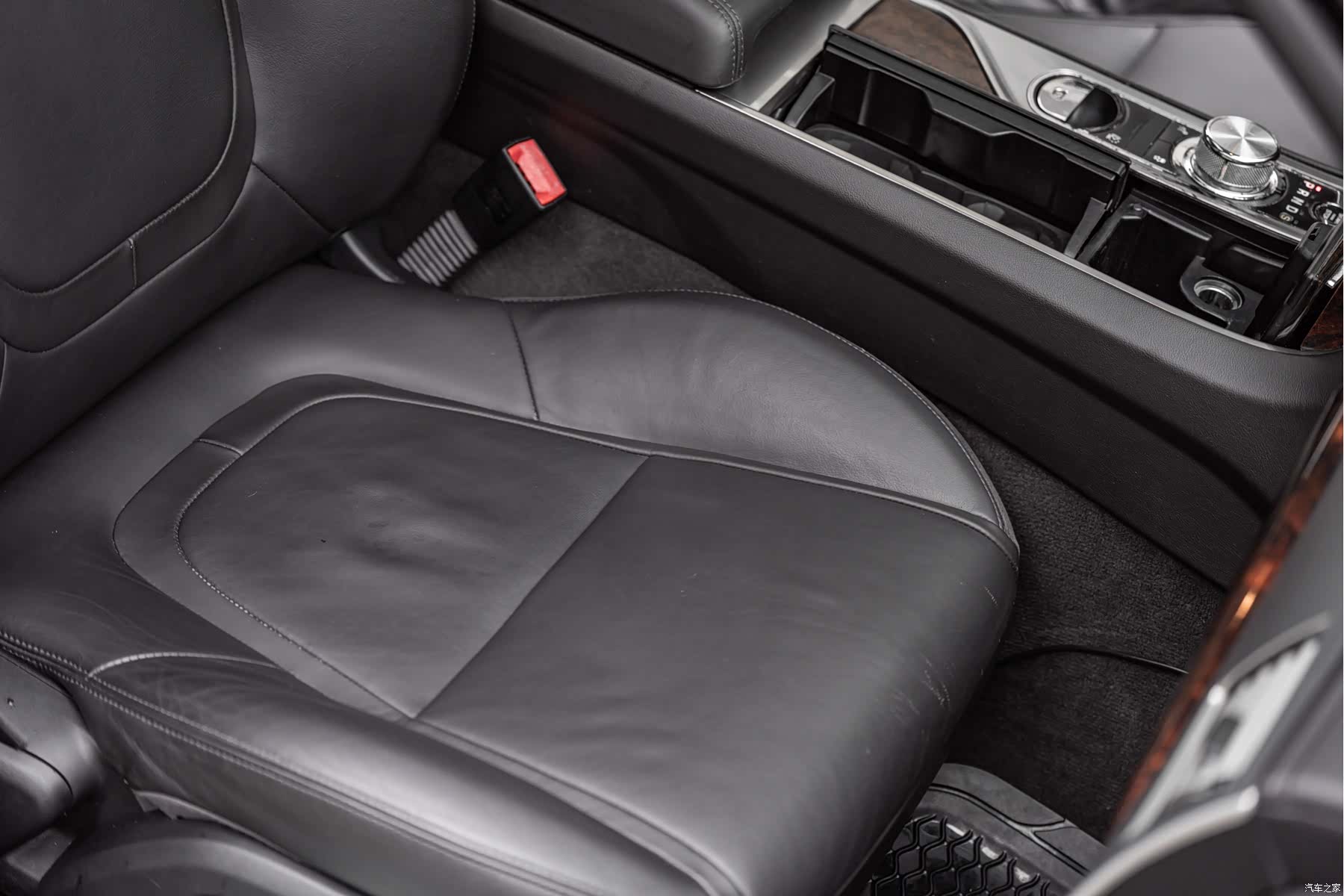 Jaguar XF, 2011 13