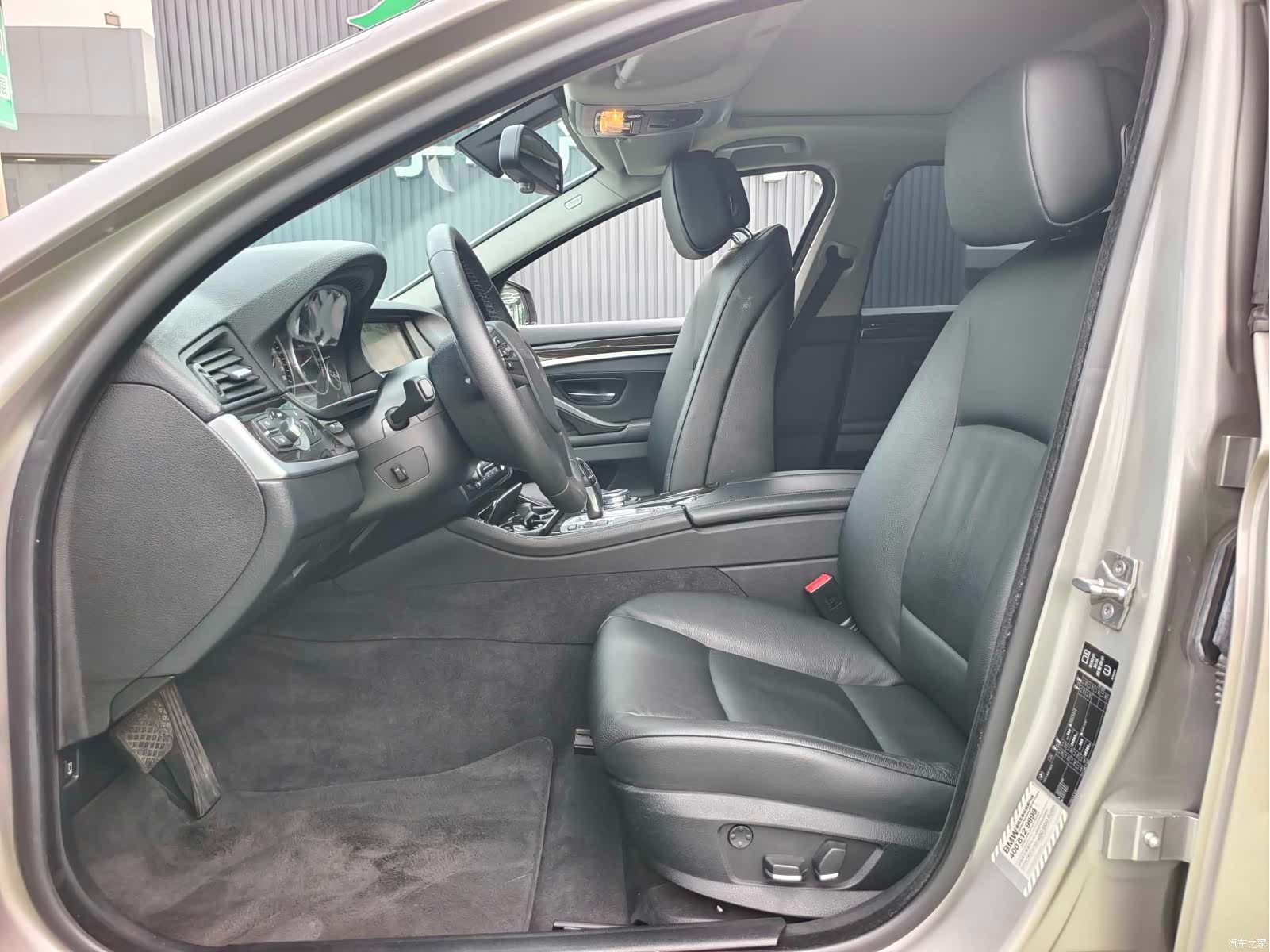 BMW 5 Series, 2012 11