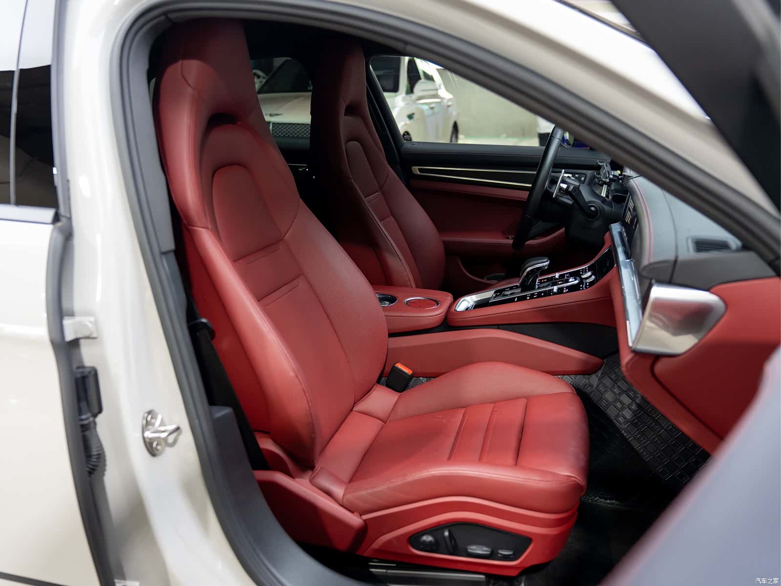 Porsche Panamera, 2023 30