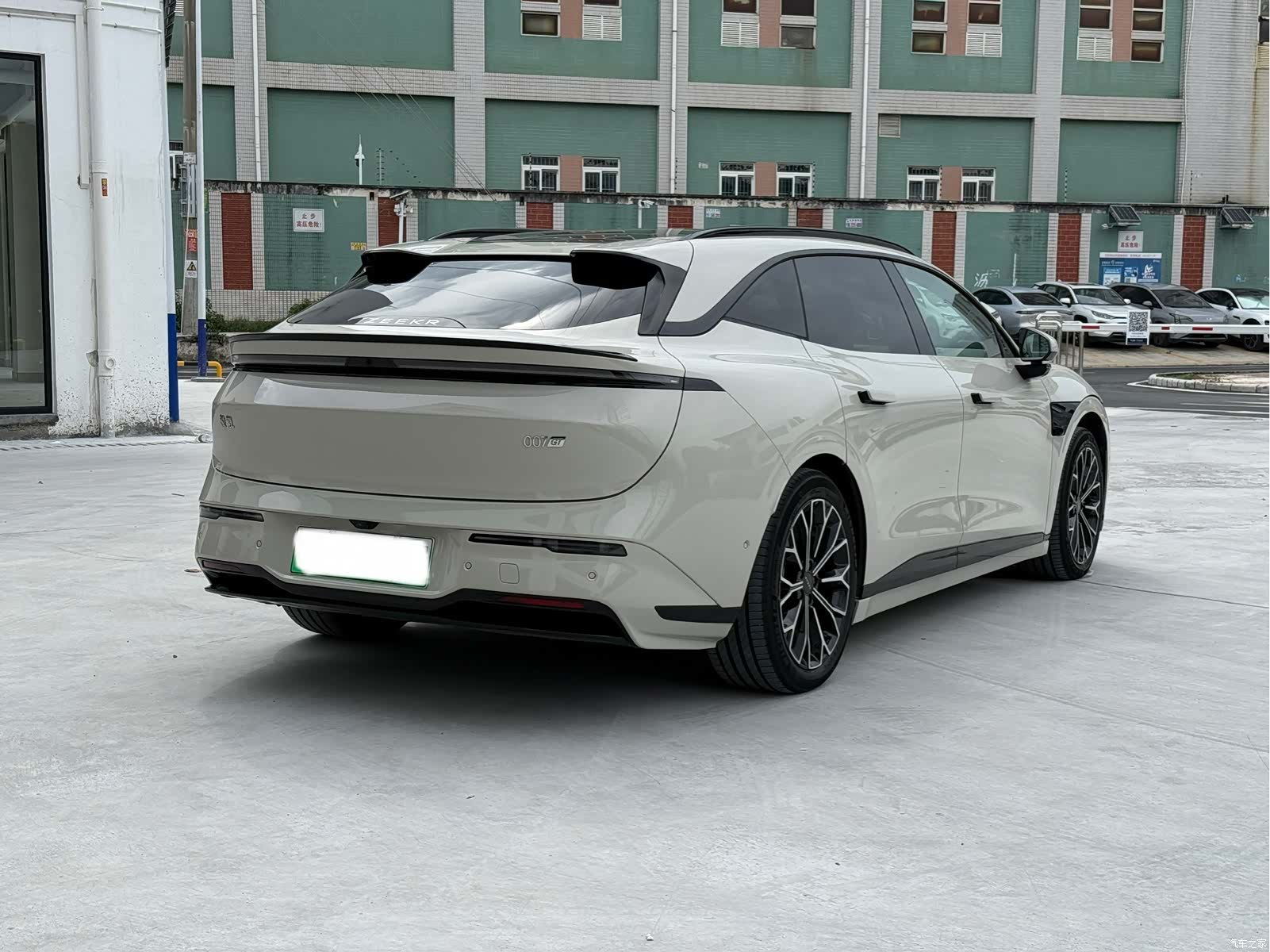 Zeekr 007, 2025 6