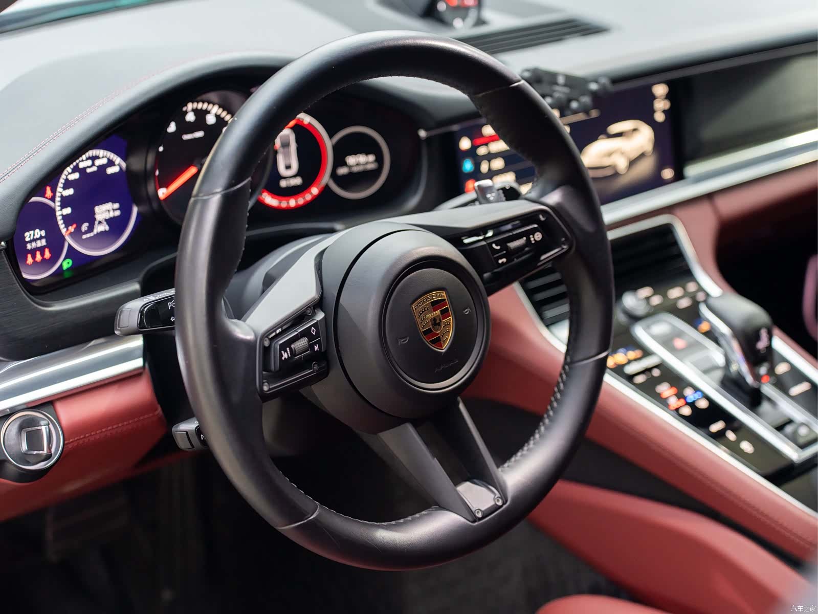 Porsche Panamera, 2023 10