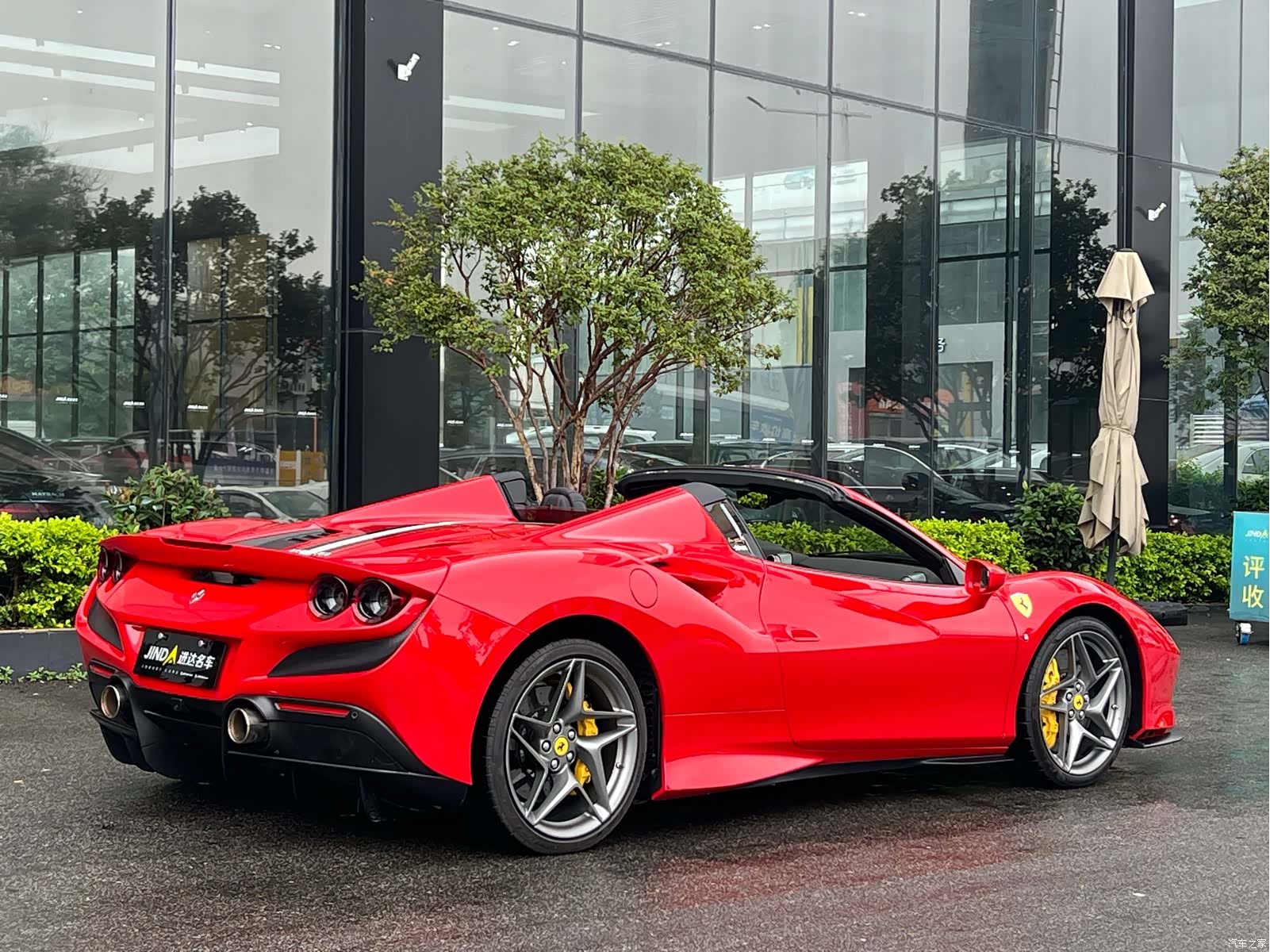 Ferrari F8, 2023 13