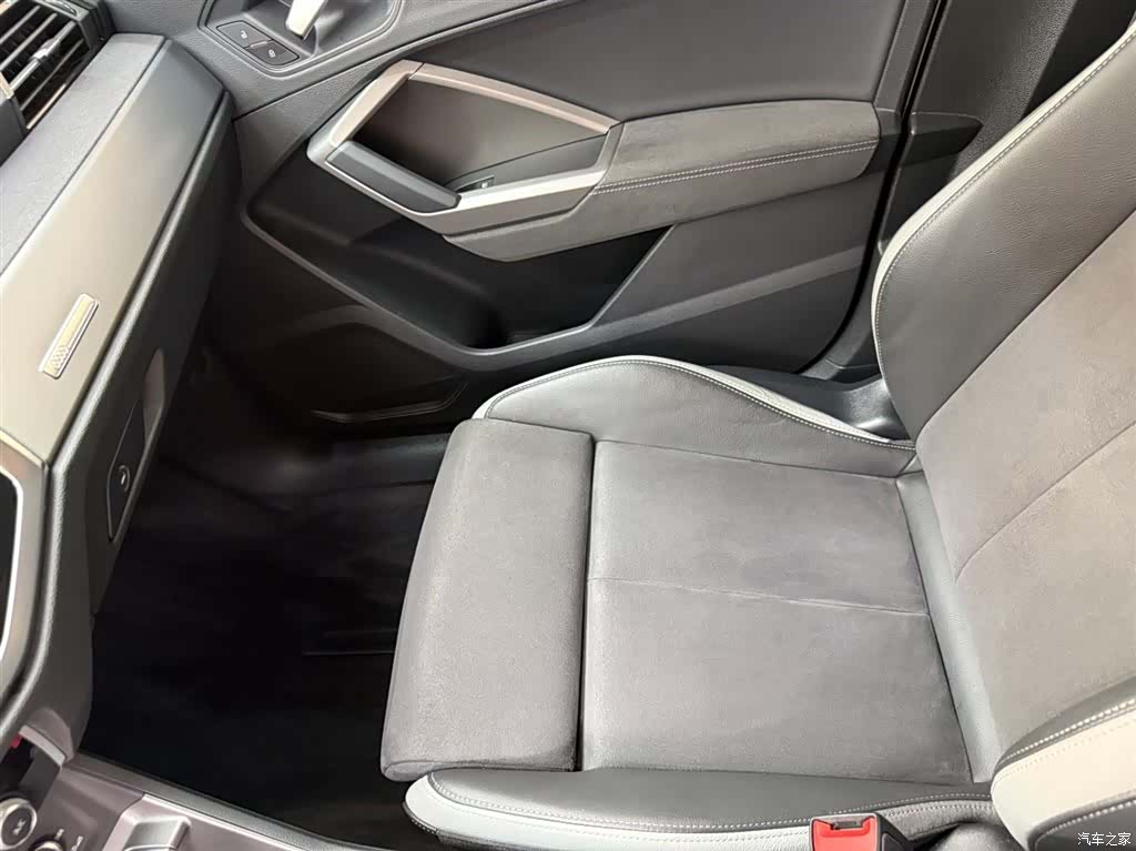 Audi Q3, 2023 13