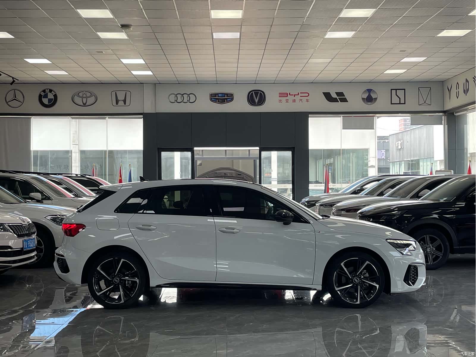 Audi A3, 2022 все фото