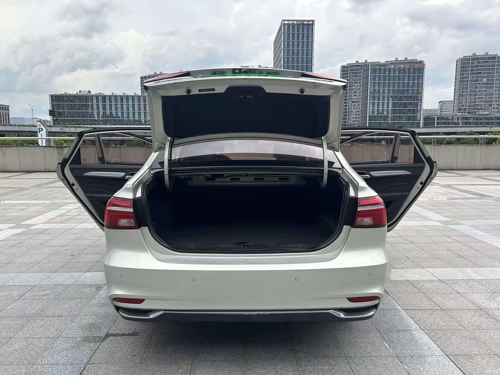 Roewe i6, 2018 12