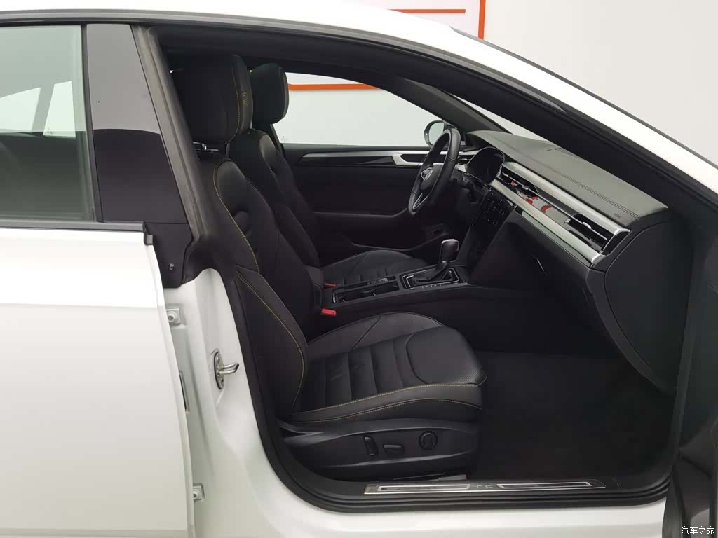 Volkswagen CC, 2023 23