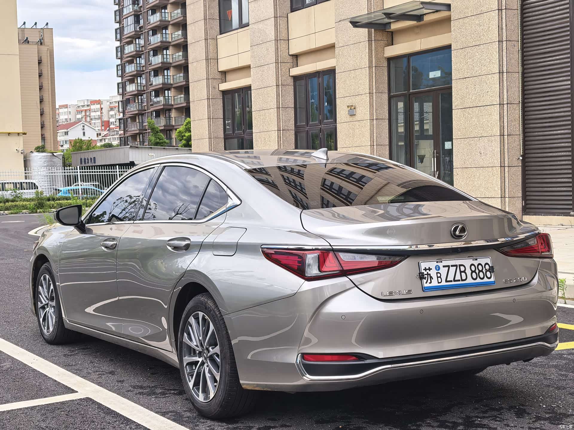 Lexus ES, 2024 6