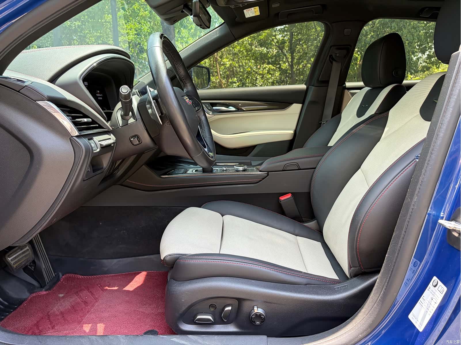 Cadillac CT5, 2022 все фото