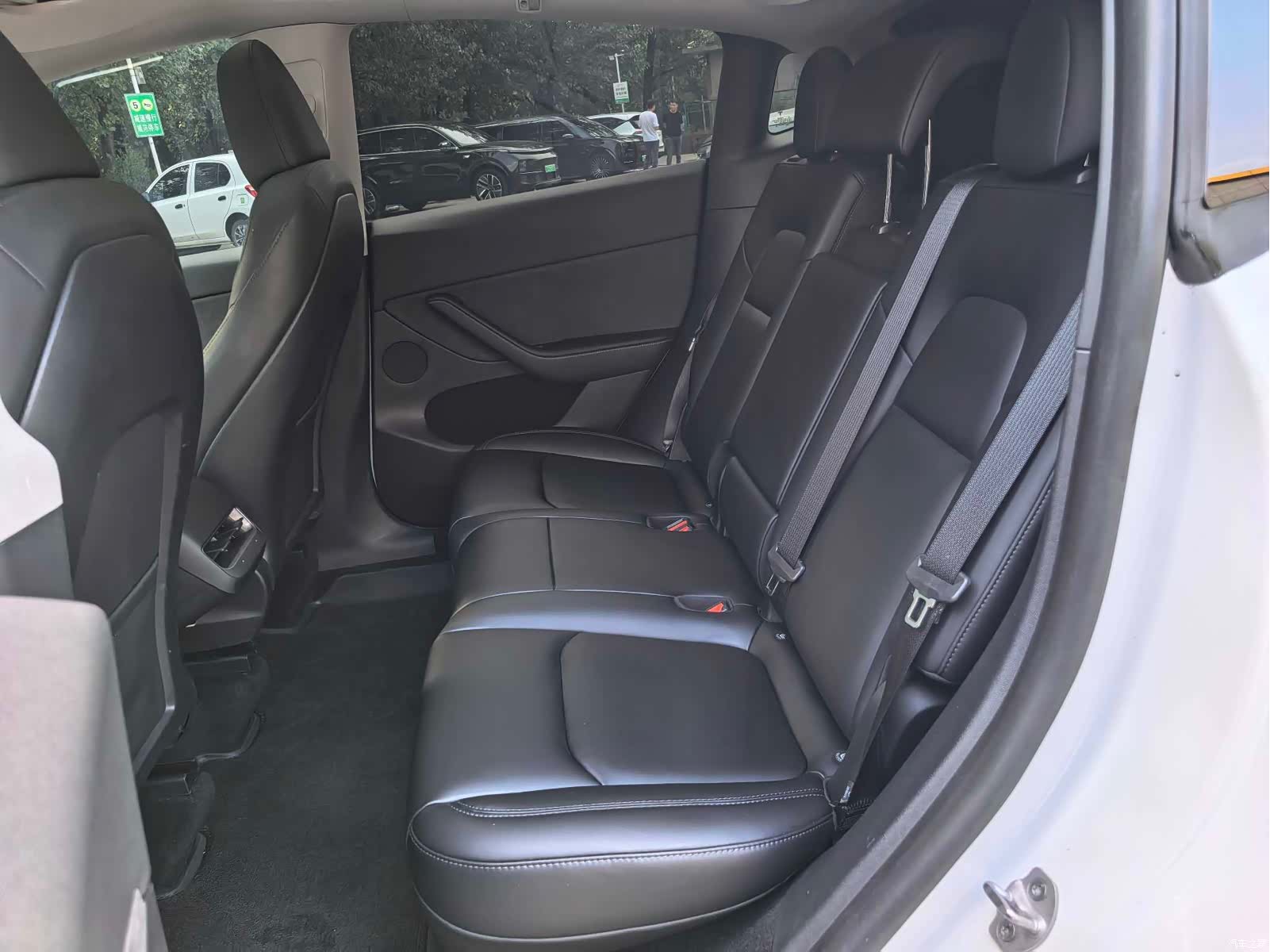 Tesla Model Y, 2023 14
