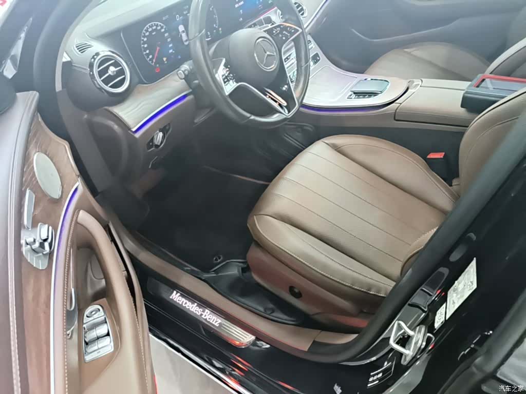 Mercedes-Benz E-Class, 2023 16