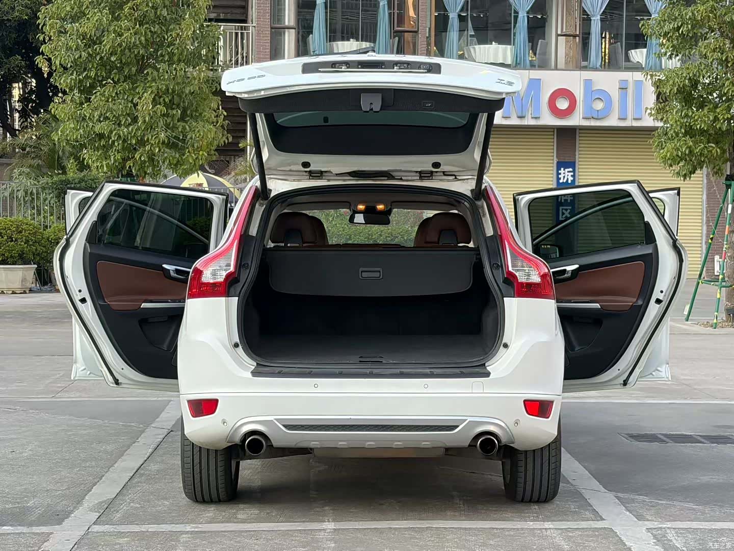 Volvo XC60, 2011 8