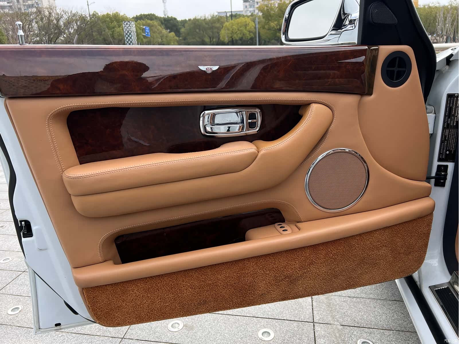 Bentley R, 2006 25