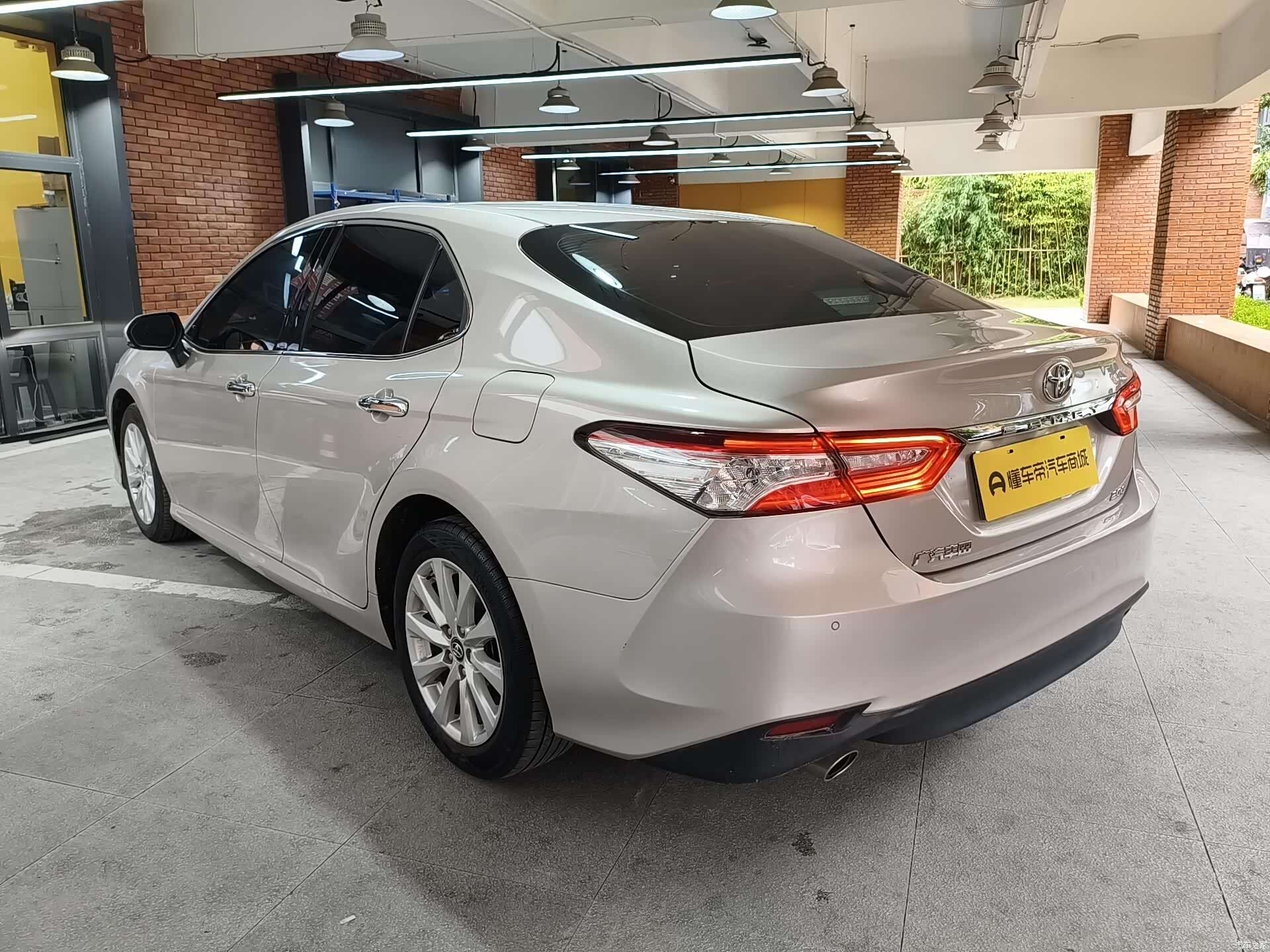 Toyota Camry, 2021 3