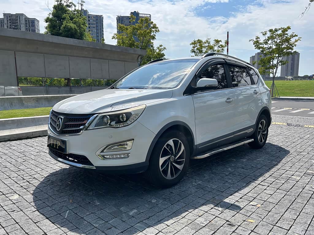 Baojun 560 2015 1.8L MT Luxury