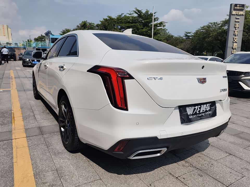 Cadillac CT4