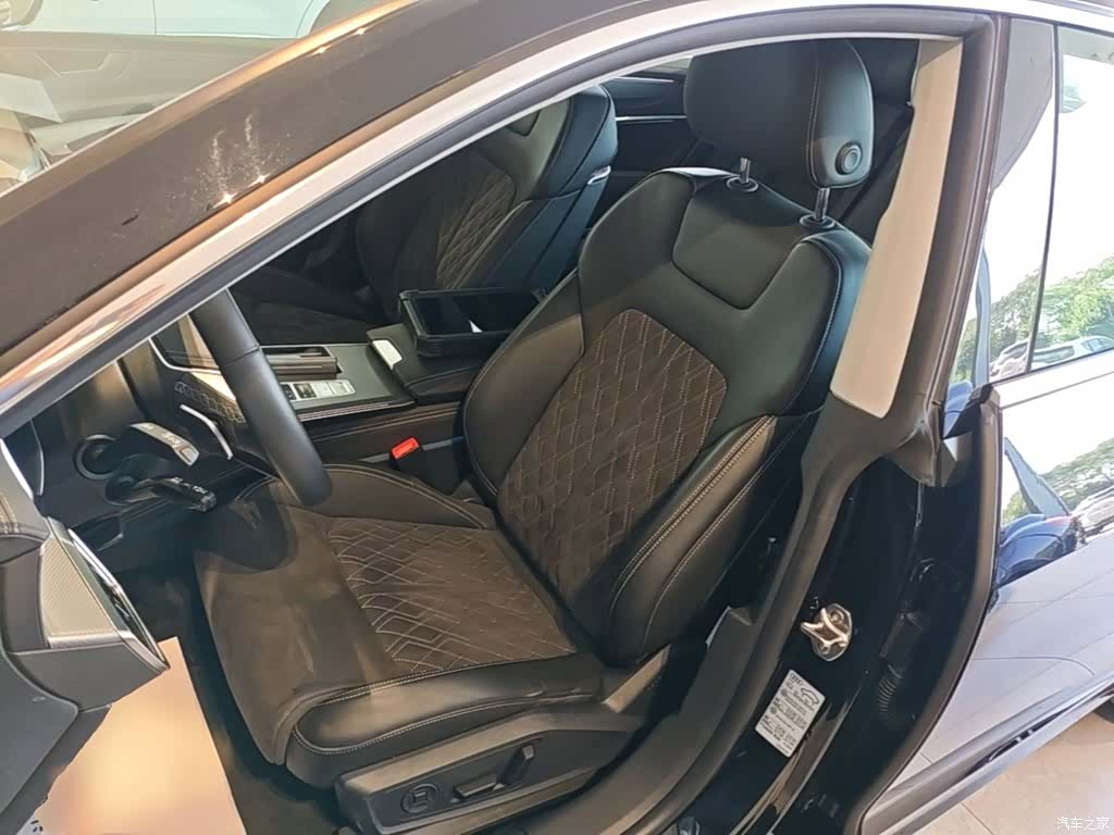 Audi A7L, 2025 15