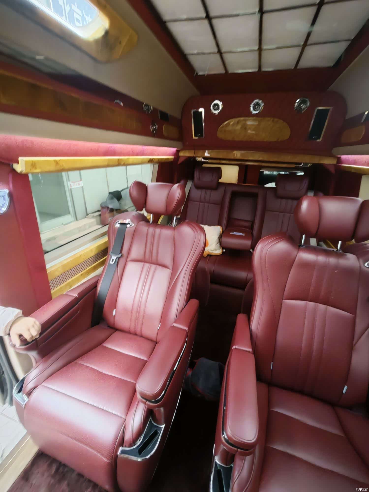 Ford E350, 2016 17
