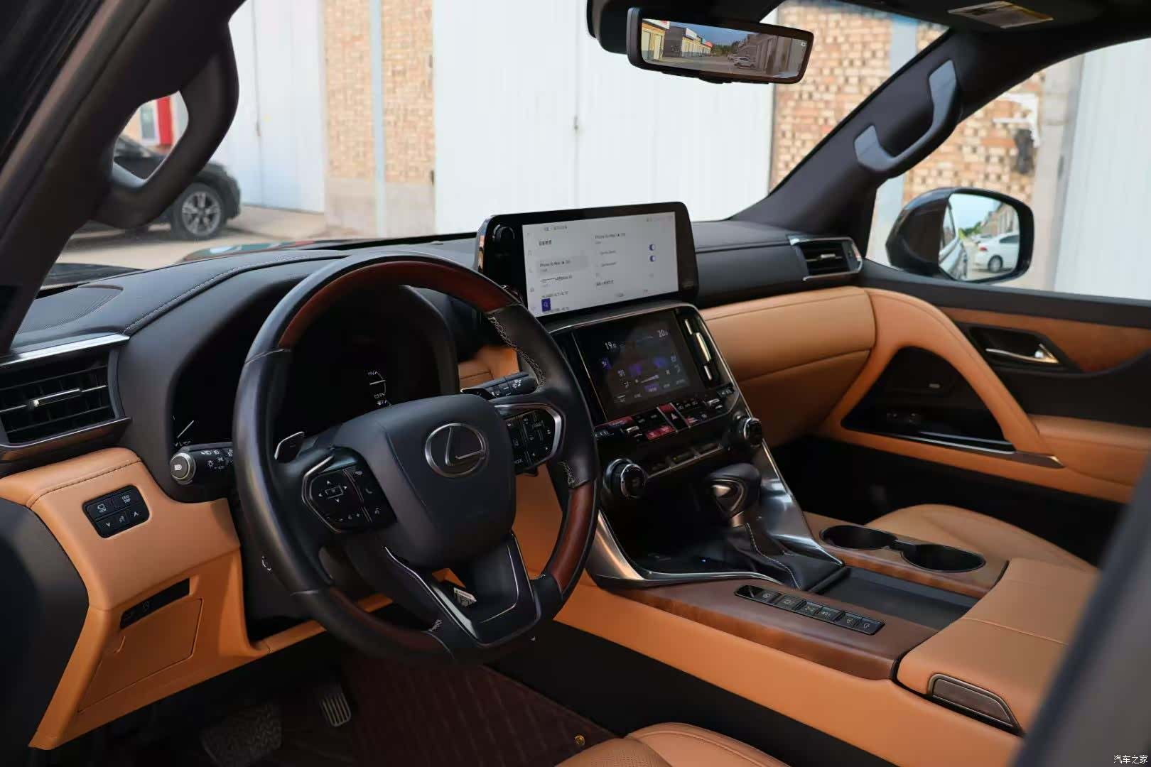 Lexus LX, 2025 8