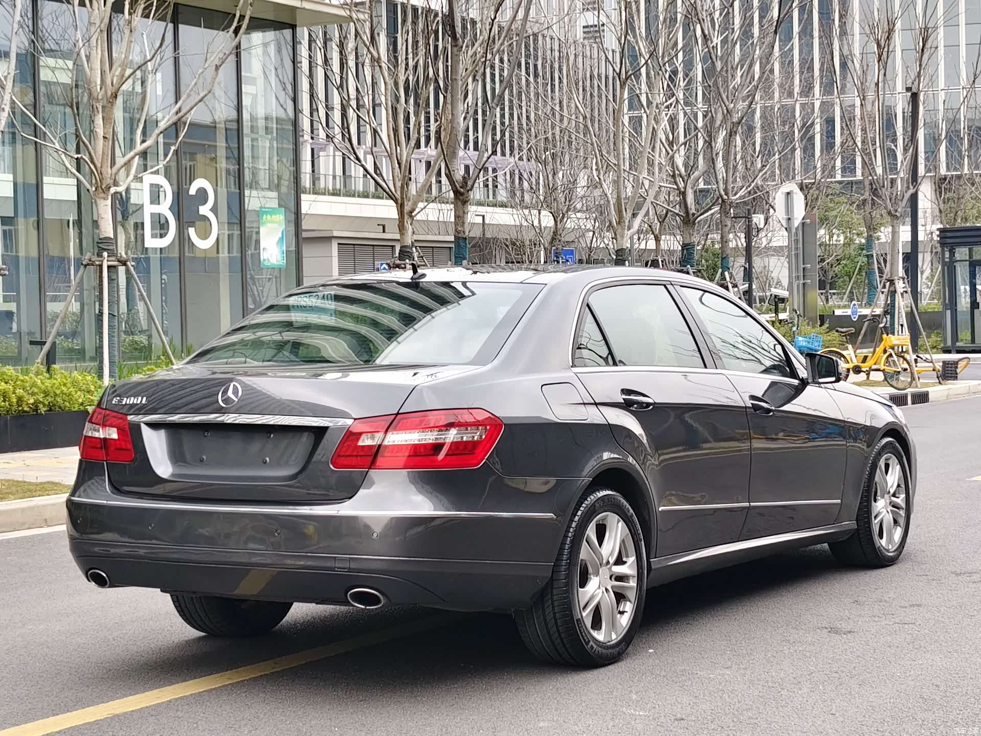 Mercedes-Benz E-Class, 2011 4