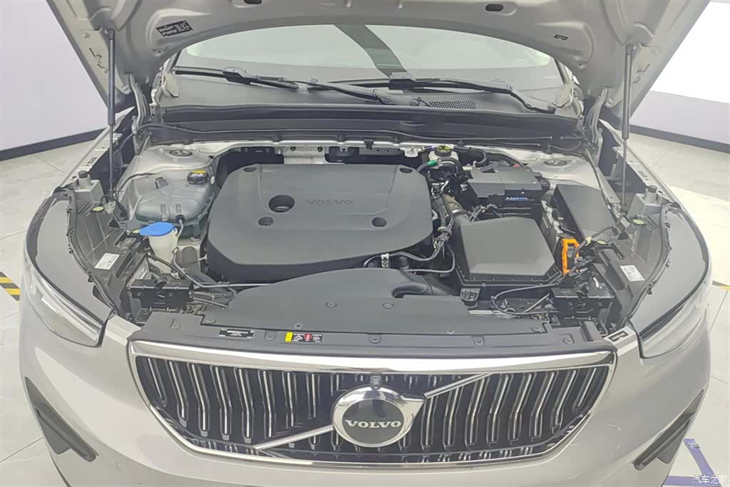 Volvo XC40, 2023 10