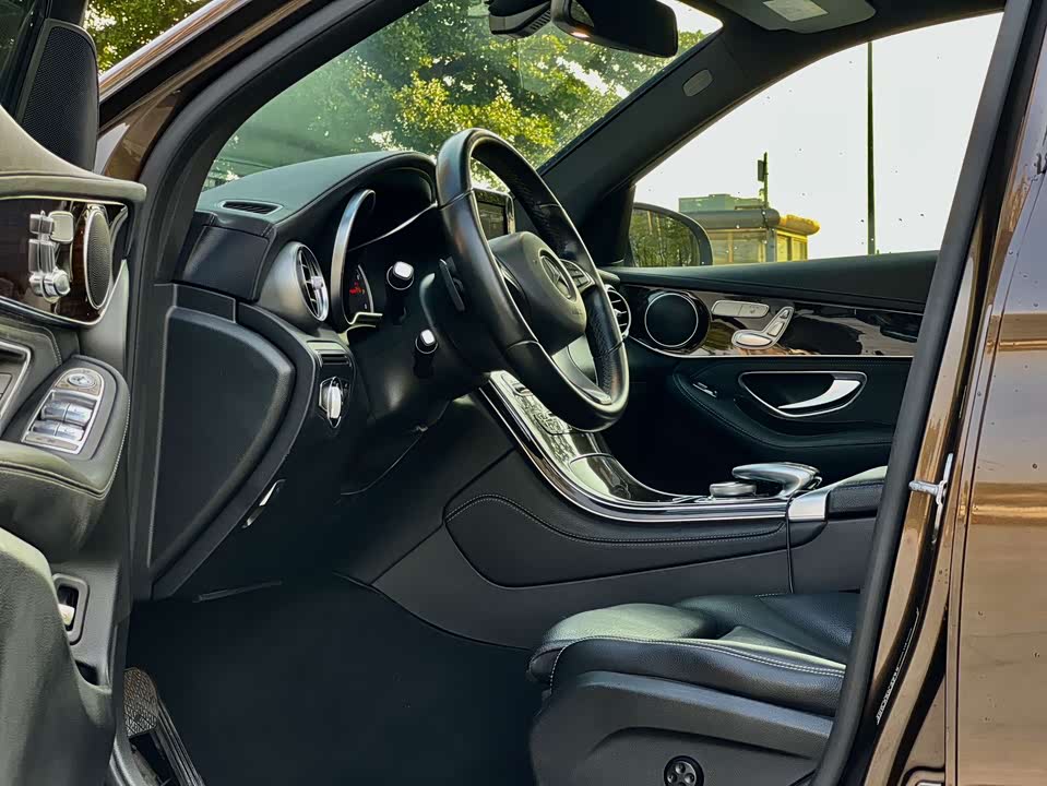 Mercedes-Benz GLC Mercedes-Benz GLC
