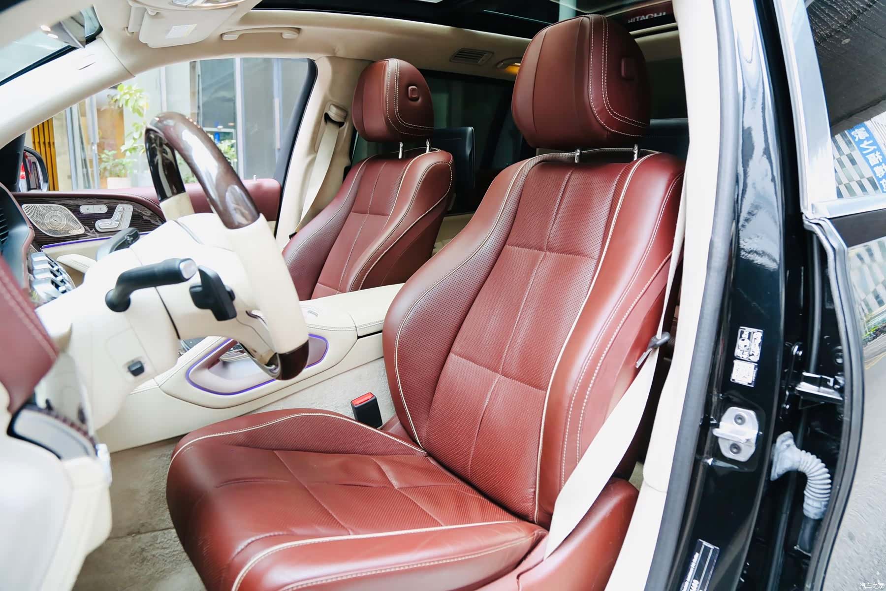 Maybach GLS, 2022 7