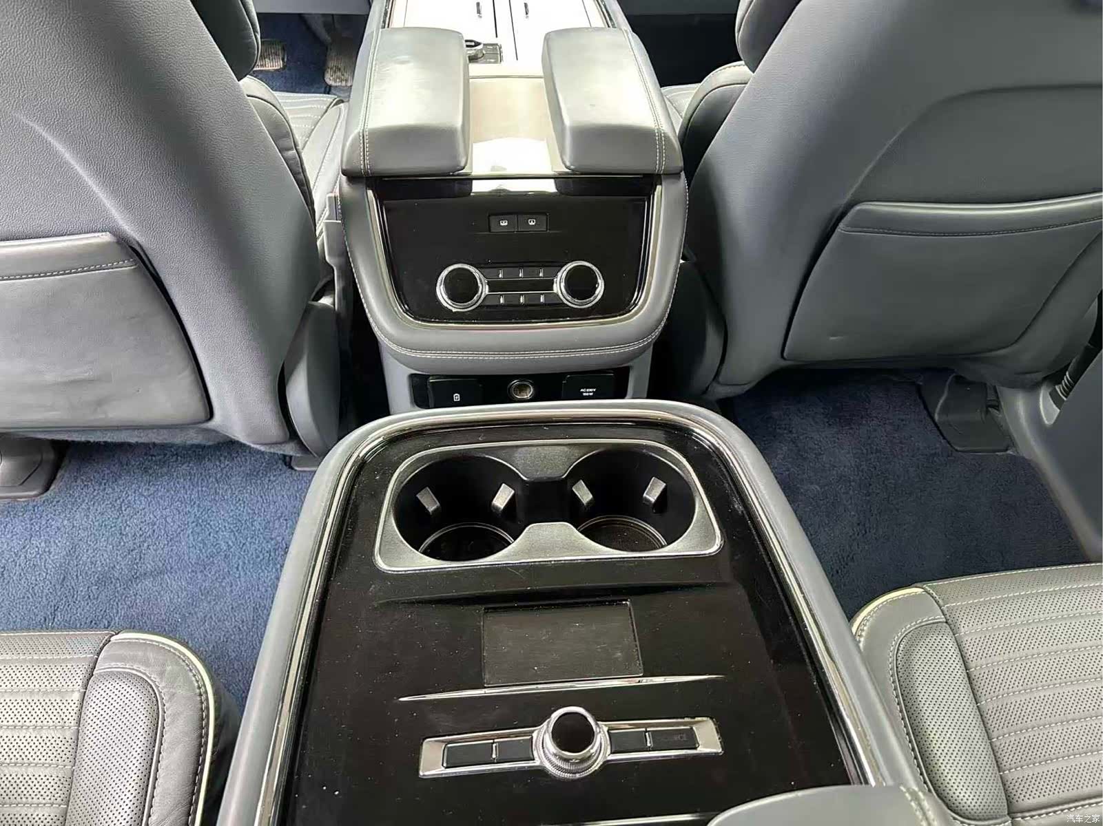 Lincoln Navigator, 2020 8