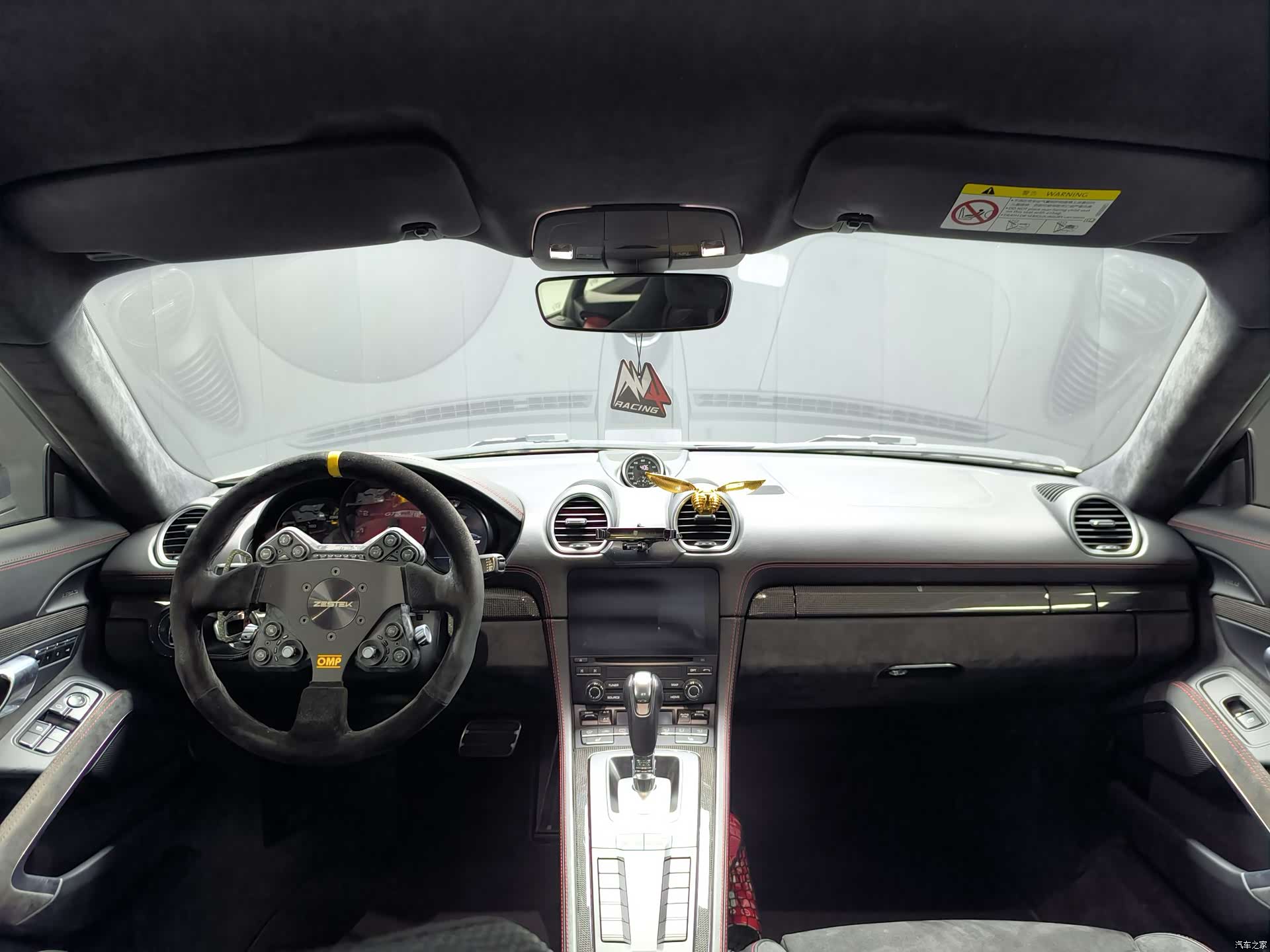 Porsche Cayman, 2018 все фото
