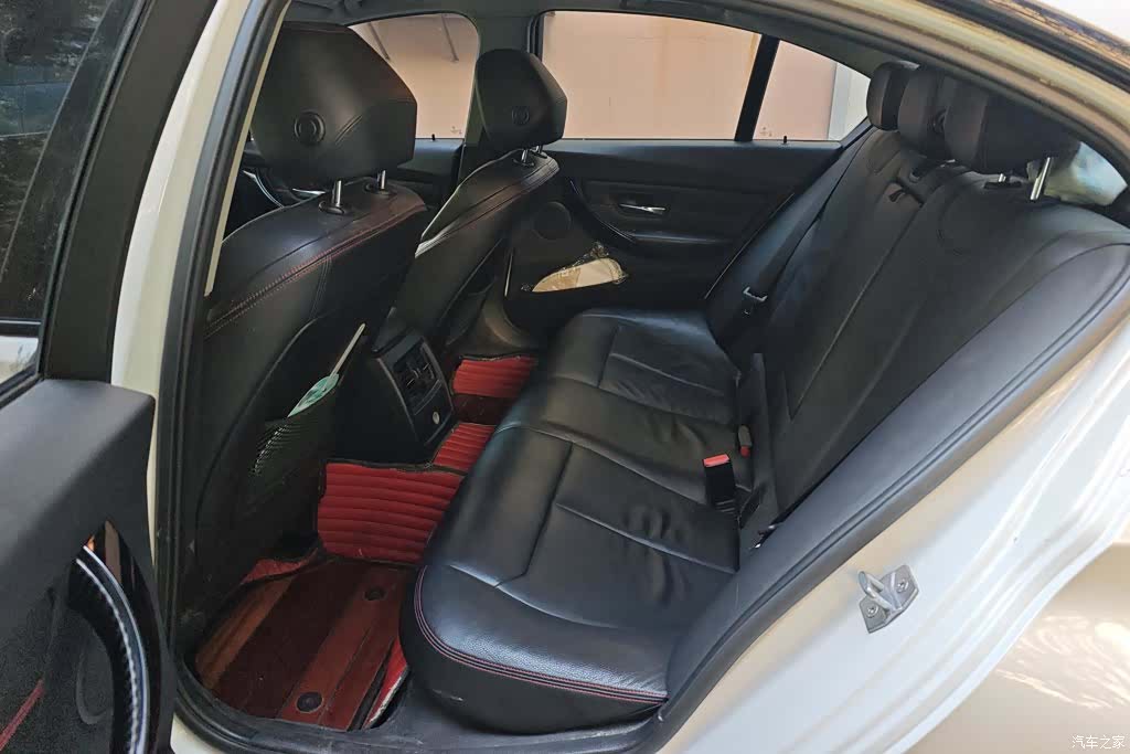 BMW 3 Series, 2013 11