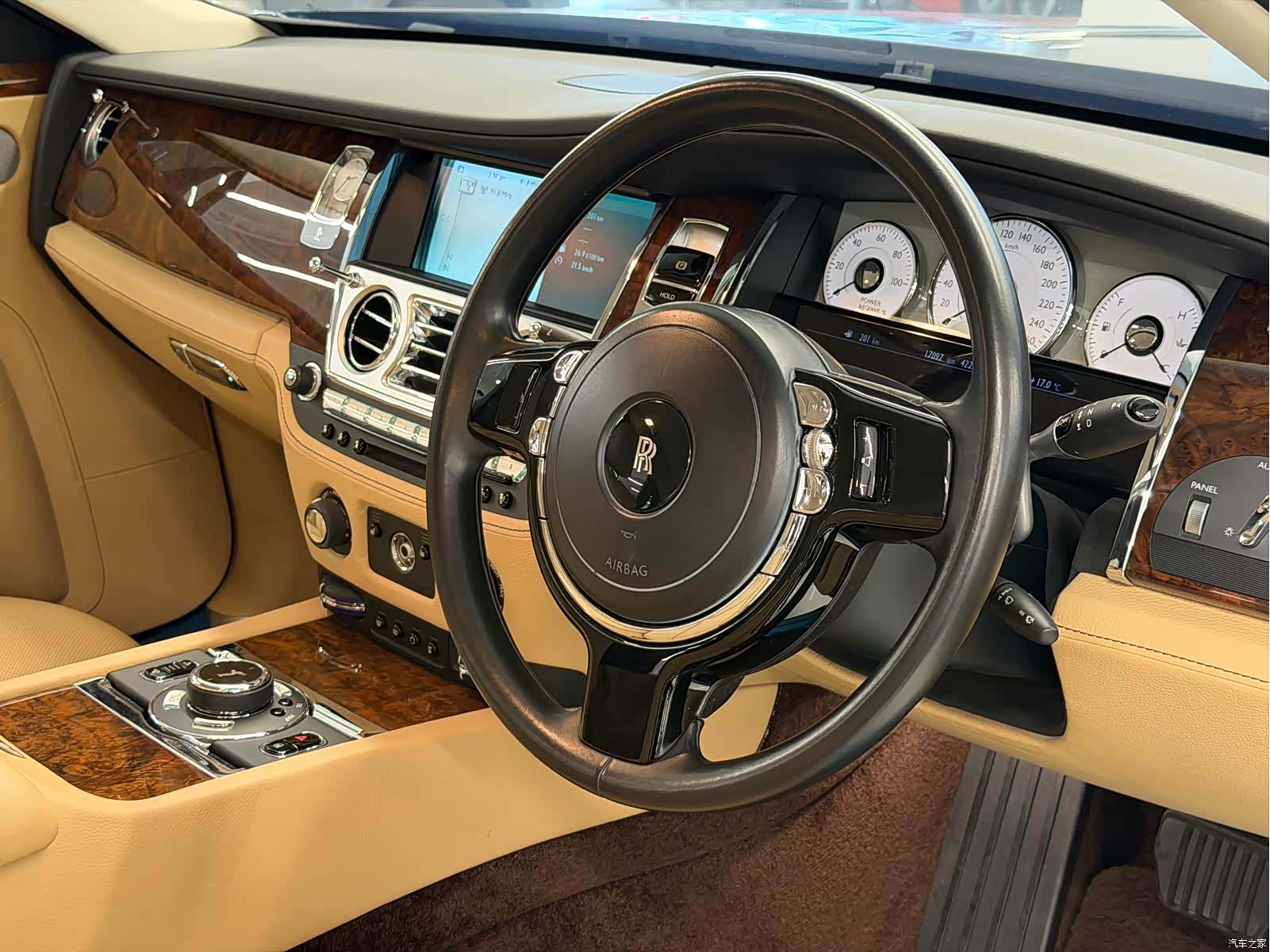 Rolls-Royce Ghost, 2016 4