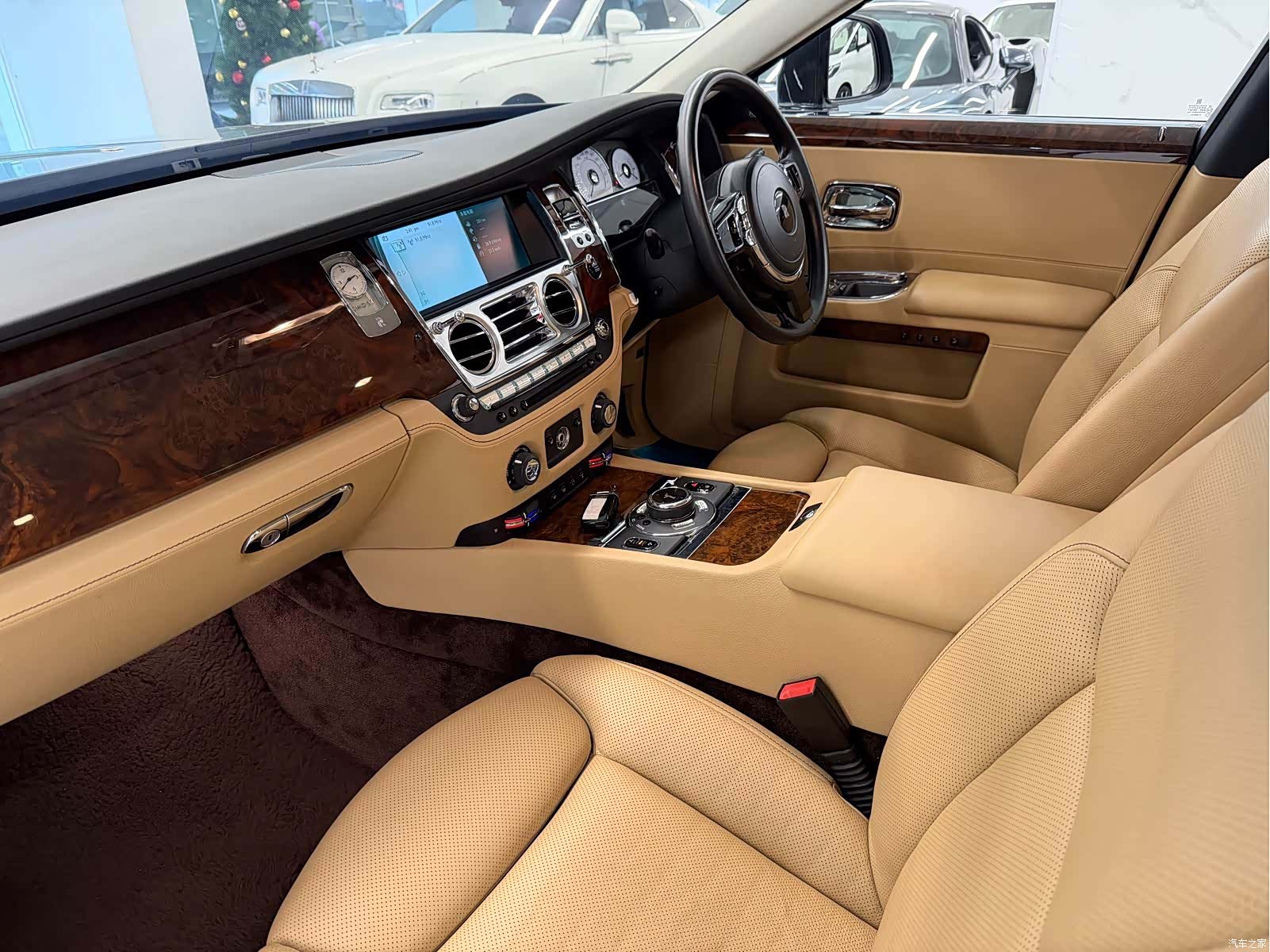 Rolls-Royce Ghost, 2016 8