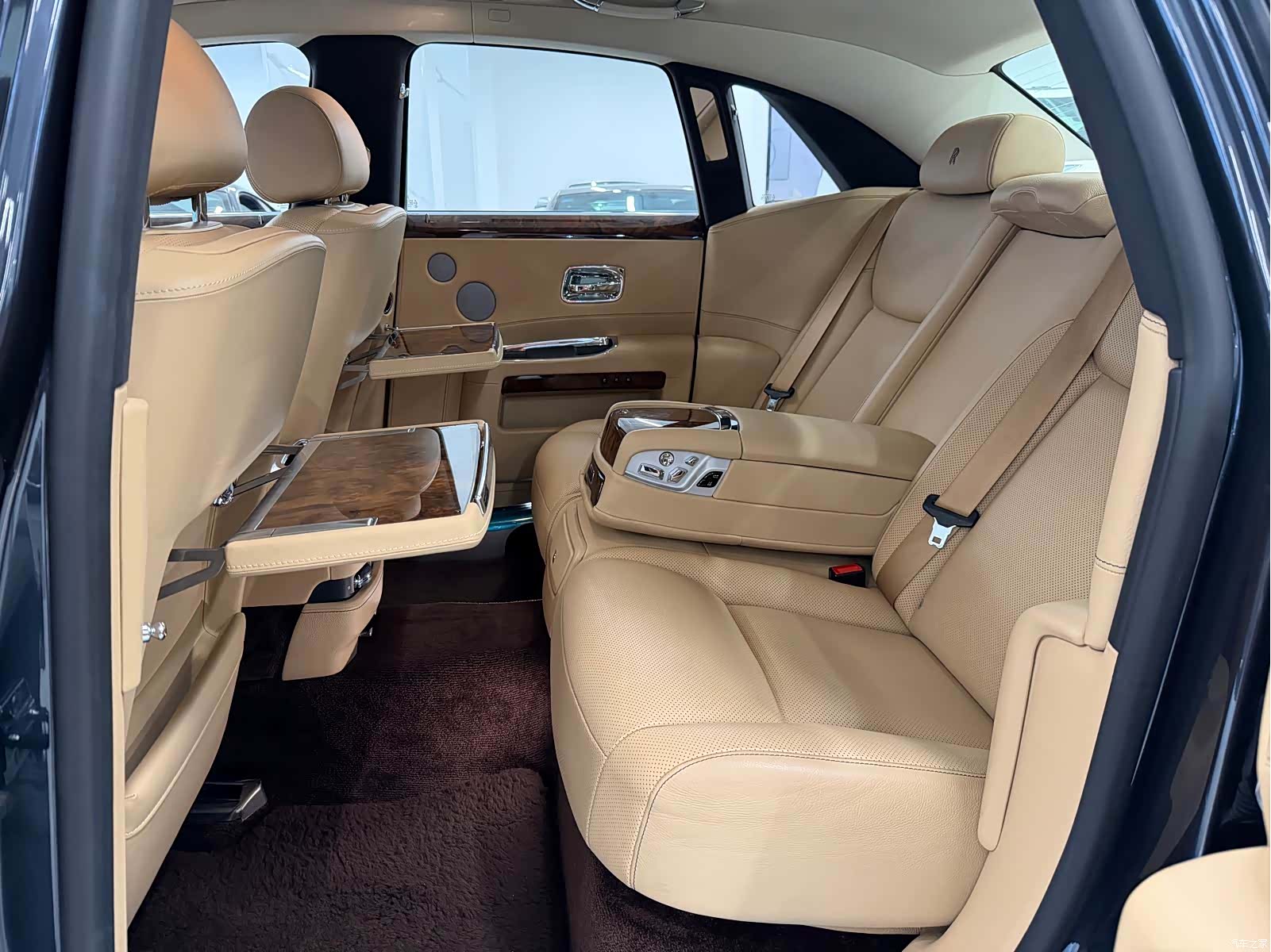 Rolls-Royce Ghost, 2016 12