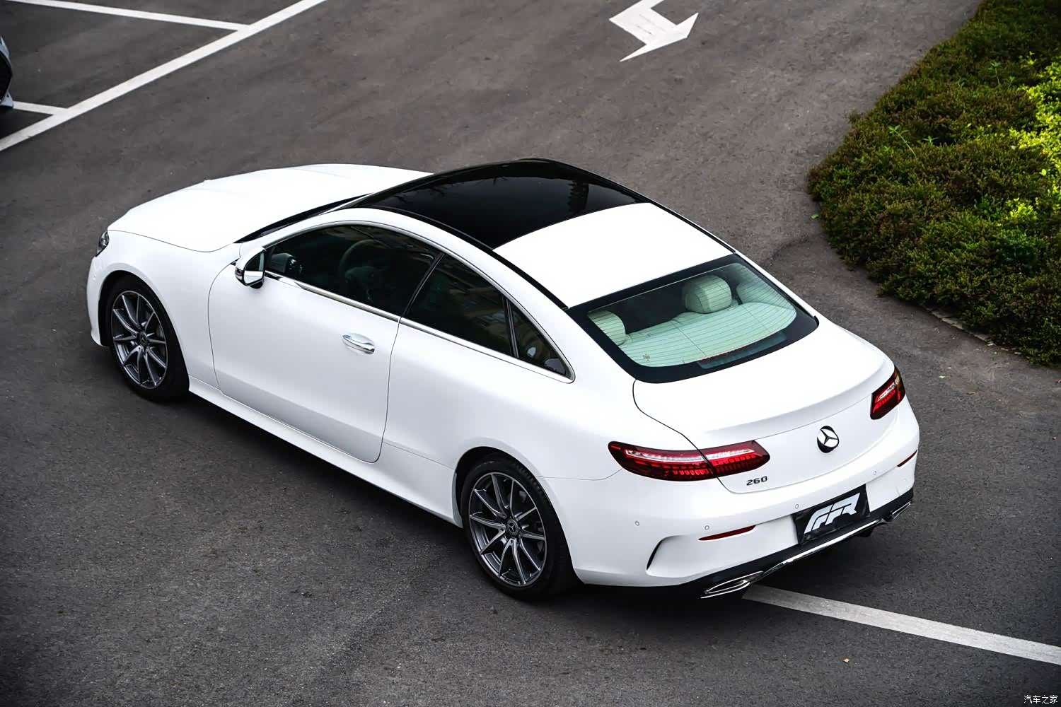 Mercedes-Benz E-Class, 2022 16