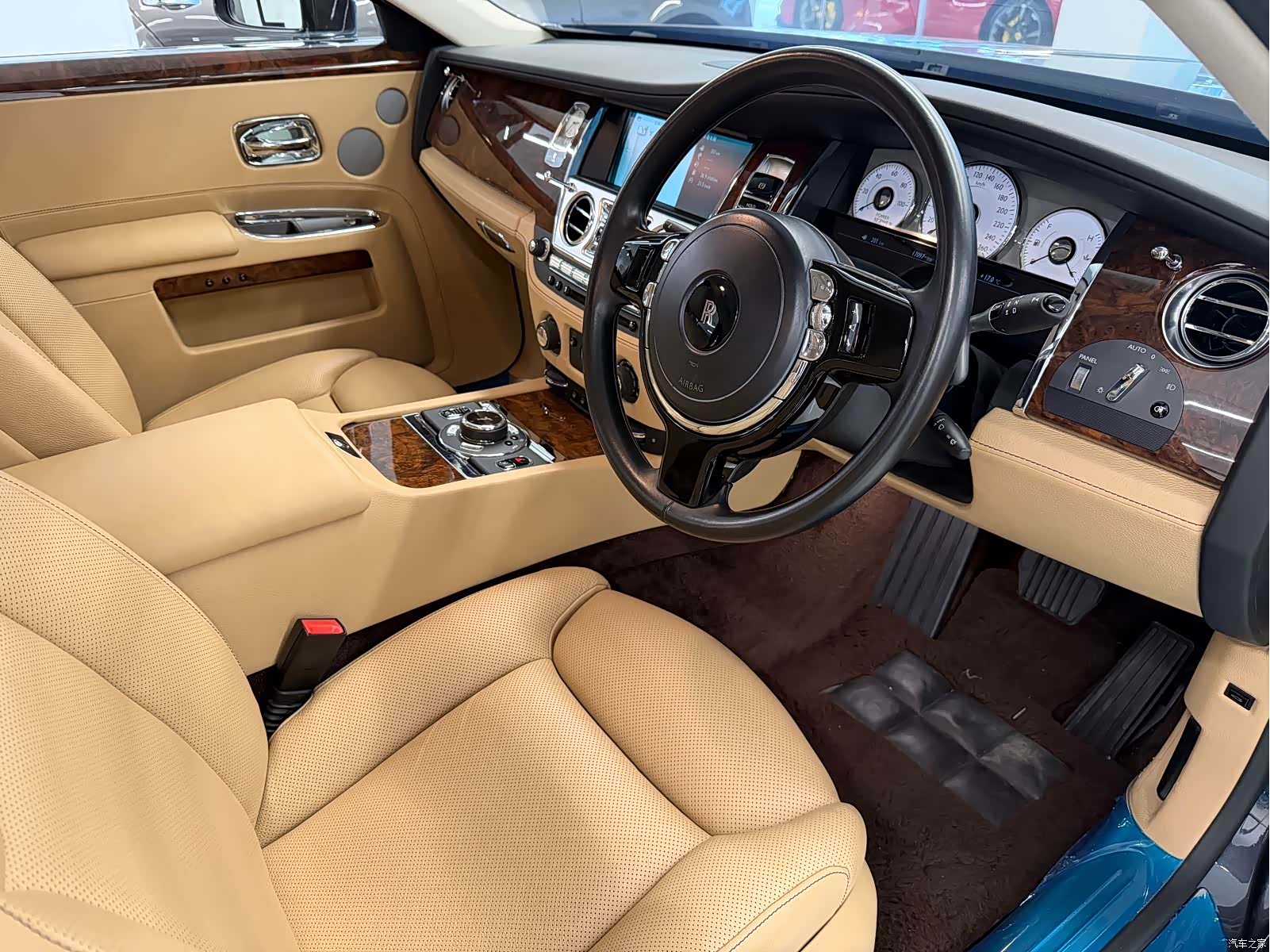 Rolls-Royce Ghost, 2016 все фото