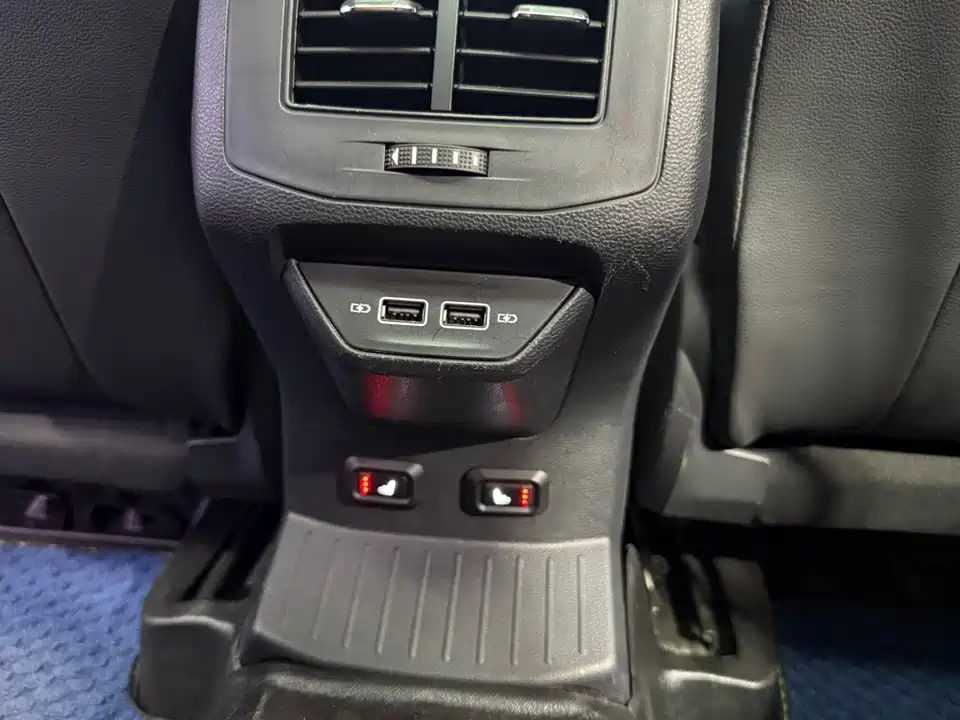 Volkswagen T-ROC exploring Songs