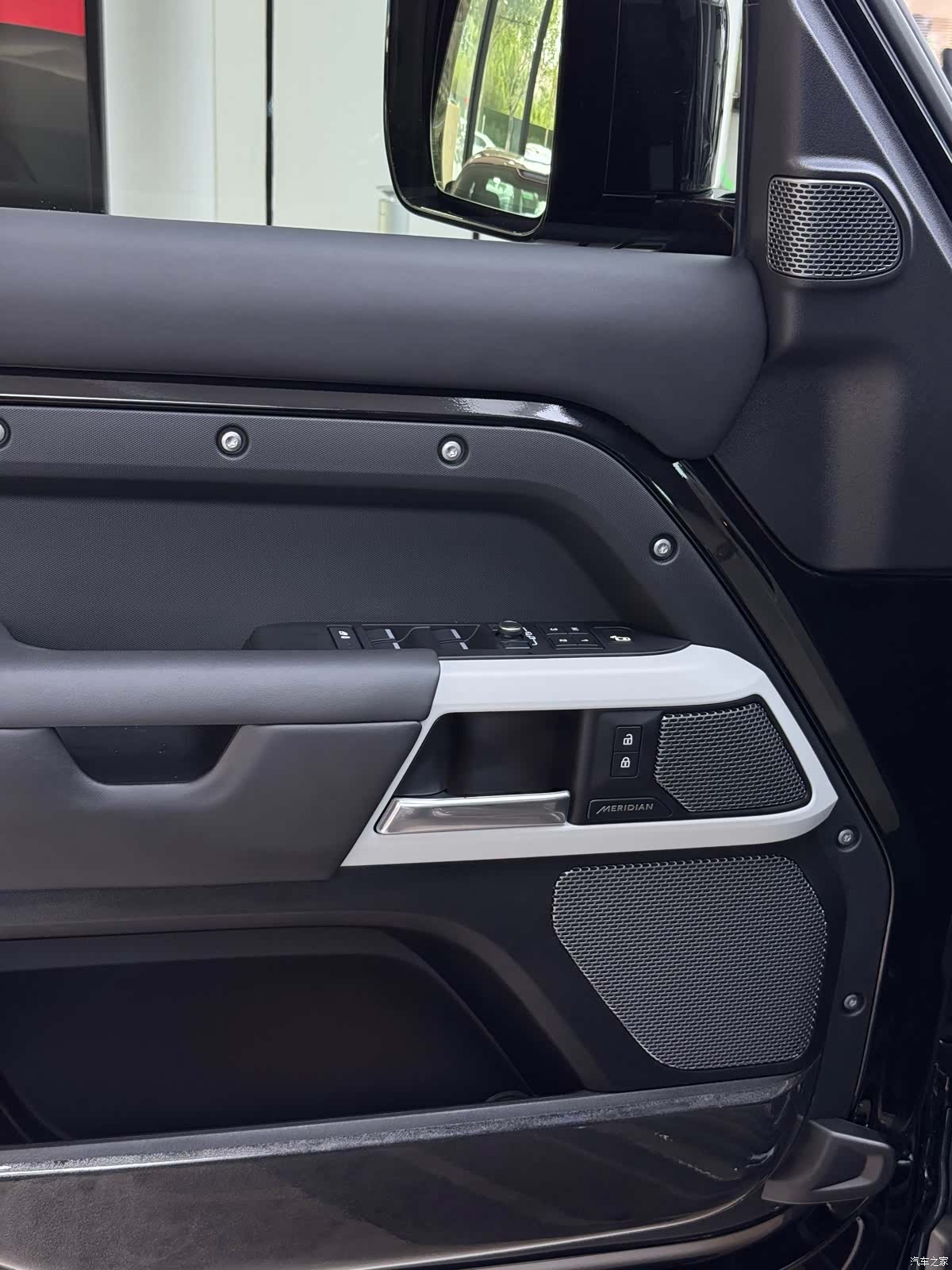 Land Rover Defender, 2022 8