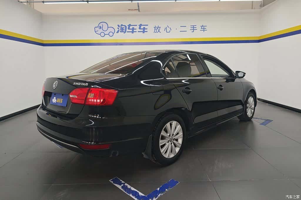 Volkswagen Sagitar, 2015 3