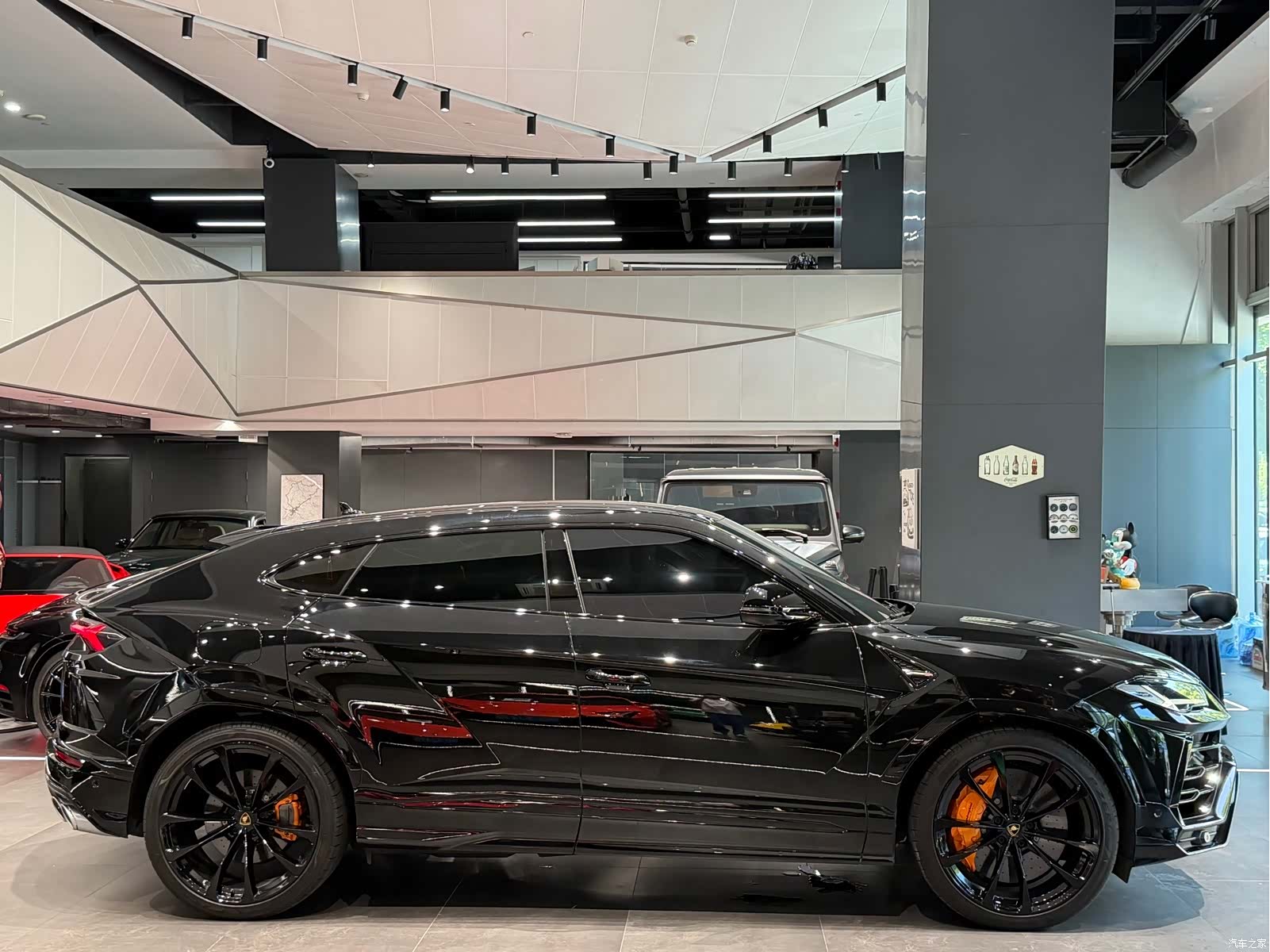 Lamborghini Urus, 2022 все фото