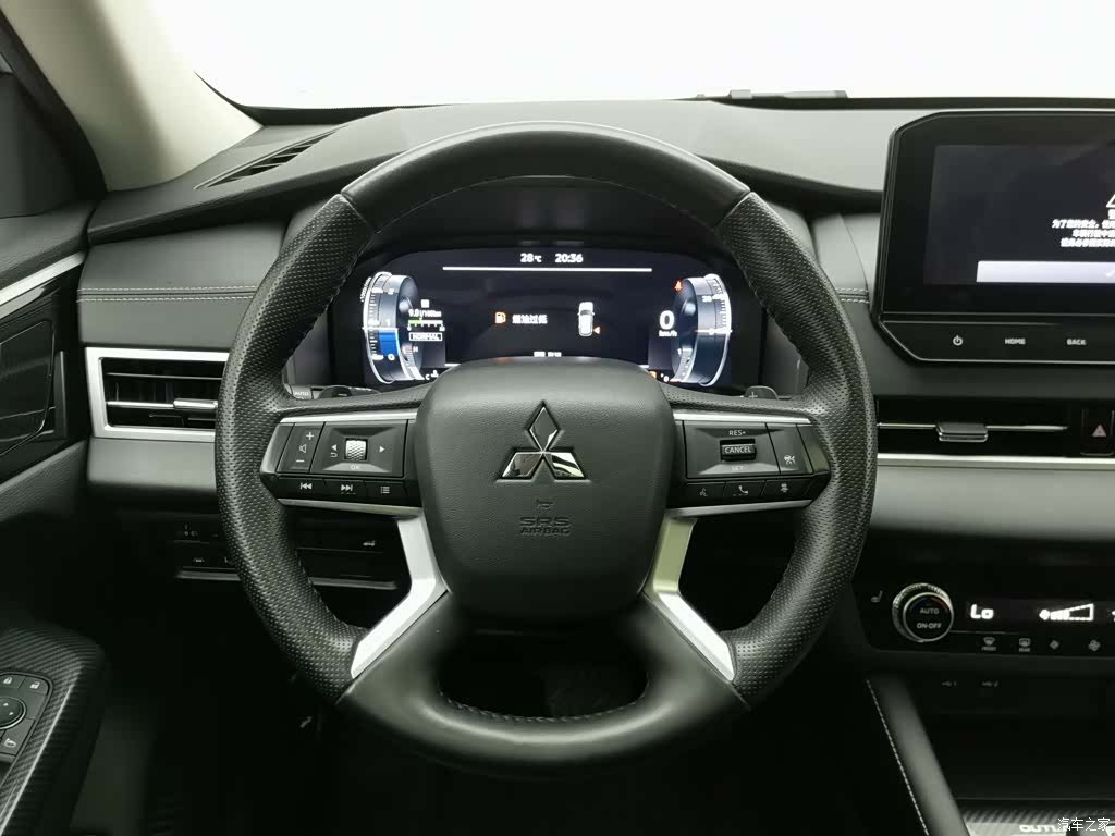 Mitsubishi Outlander, 2023 11