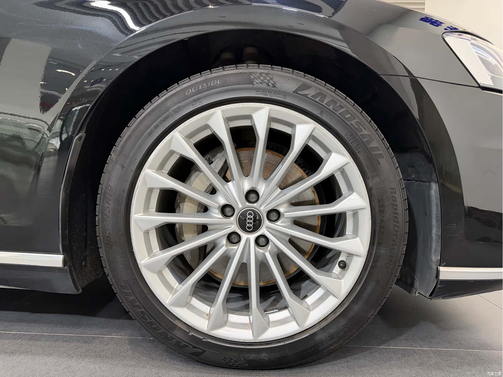 Audi A8L, 2022 14