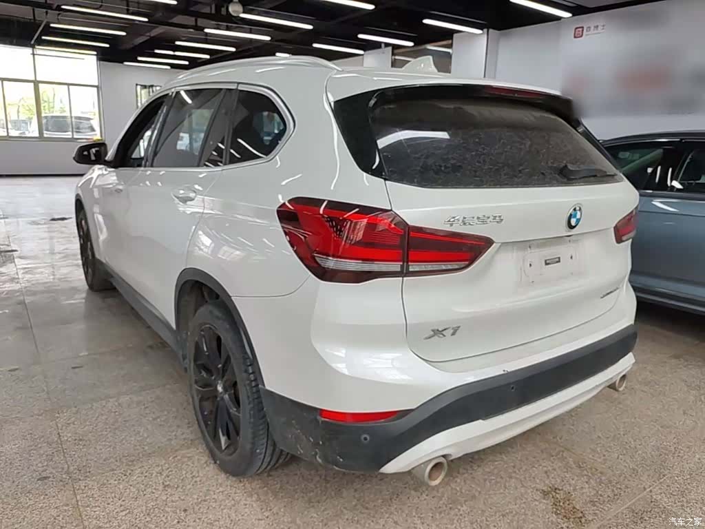 BMW X1, 2022 все фото