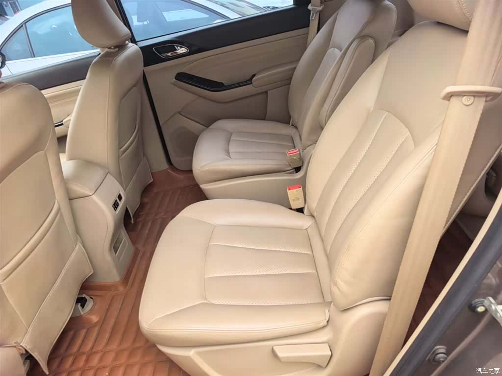 Wuling 730, 2014 17