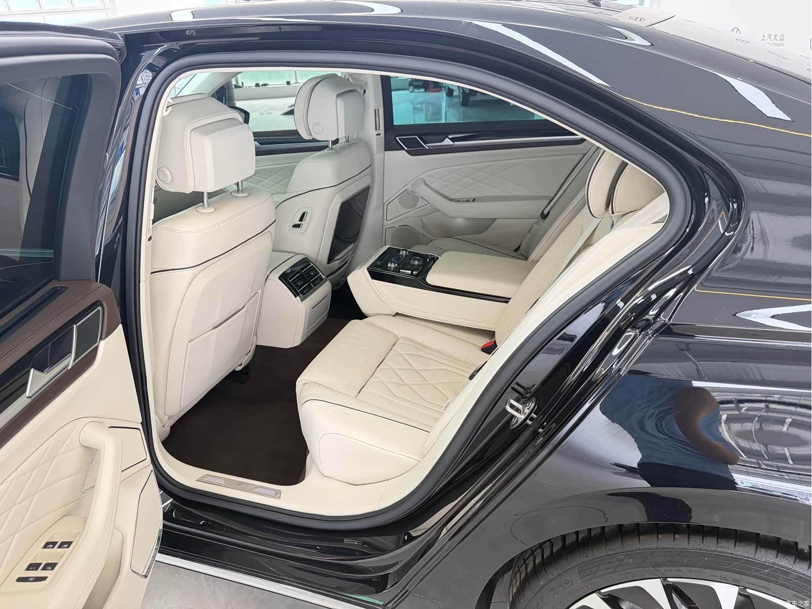 Volkswagen Phideon, 2023 9
