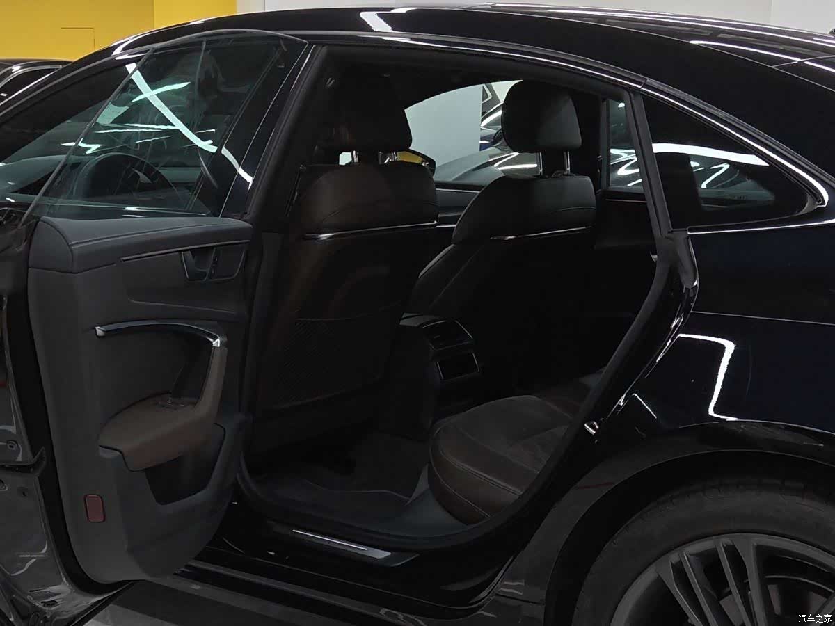 Audi A7L, 2023 все фото