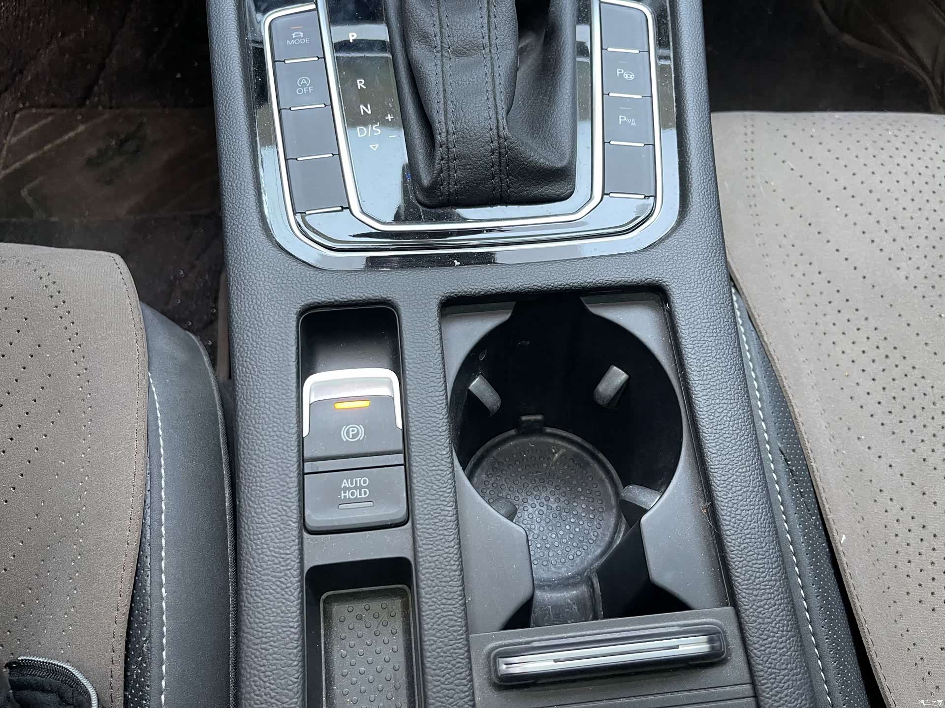 Volkswagen CC, 2024 19