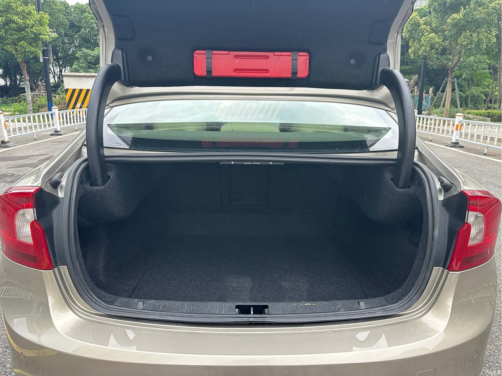 Volvo S60, 2014 13