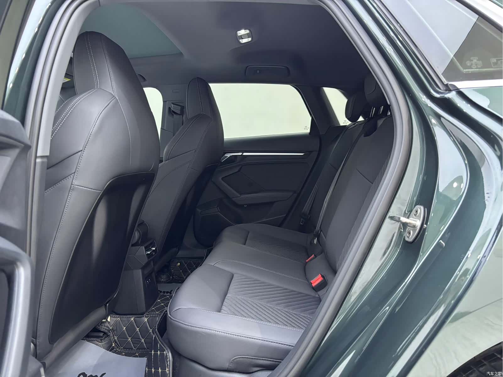 Audi A3, 2023 все фото