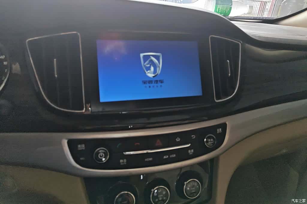 Wuling 730, 2017 13